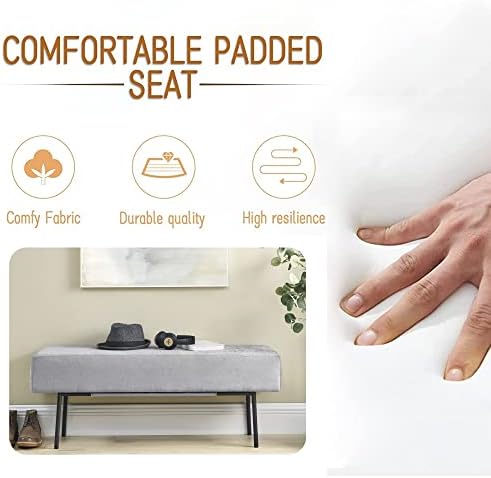 Пейка с тапицерия от шенилна MRIISEL на здравите метални крака - идеално място за сядане в спалнята и може да бъде инсталиран
