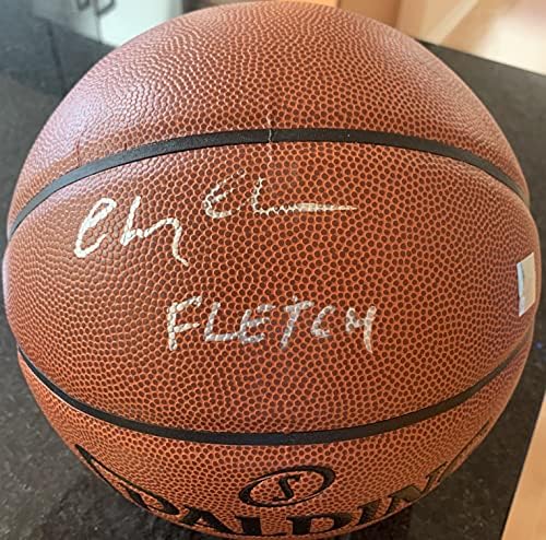 Баскетболна топка с автограф от Chevy Chase и със специален надпис Fletch