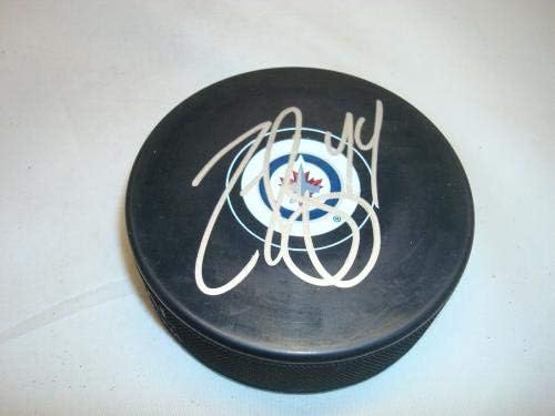 Зак Богосян подписа хокей шайба Winnipeg Дюзи с автограф на PSA / DNA COA 1A - за Миене на НХЛ с автограф