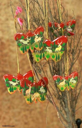 Декоративни коледни Висящи украшения NOVICA от дърво, зелено и Червено Горски пеперуди (комплект от 6 броя)