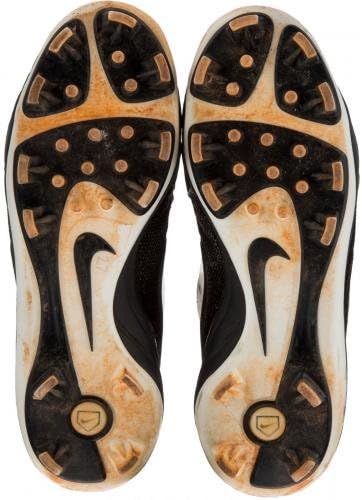 2013 Хосе Альтуве Подписа износени обувки за игри (2) PSA DNA COA Хюстън Астрос - MLB Използвани футболни обувки, с автограф