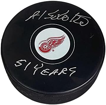 ЕЛ СОБОТКА подписа на шайбата на Детройт Ред Уингс - Надпис 51 години - за Миене на НХЛ с автограф