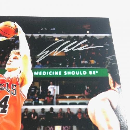ЛАУРИ МАРККАНЕН подписа снимка с размер 16х20 с автограф фанатици Чикаго Булс - Снимки на НБА с автограф