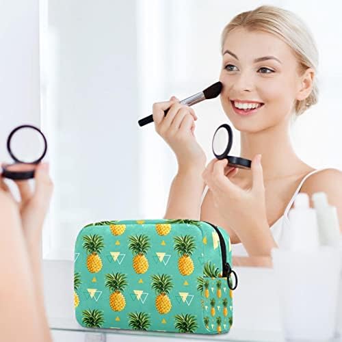 Косметичка TBOUOBT за жени, козметични чанти, Голям Чанта за Тоалетни Принадлежности, Пътен Подарък, Триъгълник