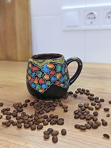 Кафеена чаша от керамика Cupscho с разноцветни камъни (14,5 течни унции)