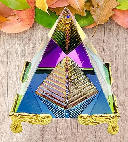 Боядисана Кристален Пирамидка Aashita Creations Fengshui На Златен стойка за Положителна Енергия и Корекция на Васту,