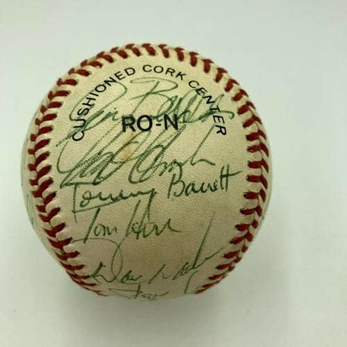 Екипът на Филаделфия Филис 1980-те Подписа Официален договор с Националната бейзболна лига - Бейзболни топки с автографи