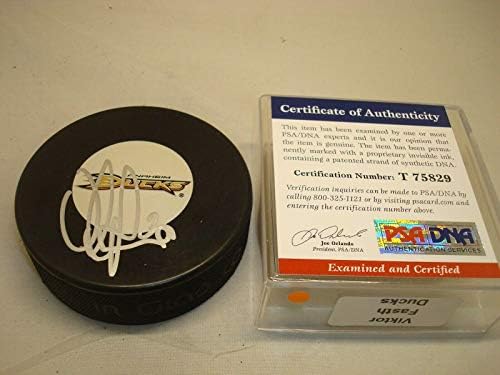 Виктор Бързо Подписа Хокей шайба Анахайм Дъкс с автограф на PSA/ DNA COA 1C - за Миене на НХЛ с автограф