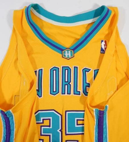 2004-05 Ню Орлиънс Хорнетс Мат Фрейе 35 Получи жълта фланелка за играта 50+4 16 - Използвана игра в НБА