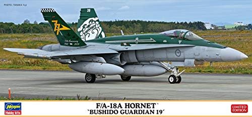 Комплект пластмасови модели Хасегава 002328 1/72 FA-18A Hornet Бушидо Гардиън 19